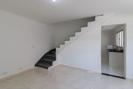 Casa para alugar com 110m², 2 quartos e 1 vaga Casa para alugar com 110m², 2 quartos e 1 vagaSala