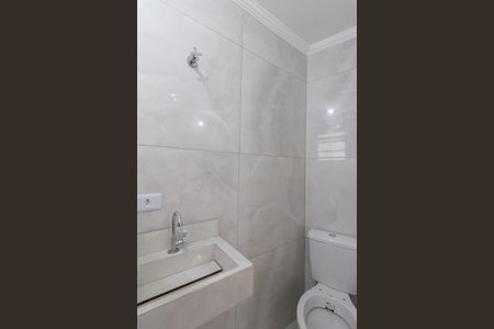Casa para alugar com 110m², 2 quartos e 1 vaga Casa para alugar com 110m², 2 quartos e 1 vagaBanheiro