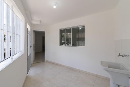 Casa para alugar com 110m², 2 quartos e 1 vaga Casa para alugar com 110m², 2 quartos e 1 vagaÁrea de Serviço