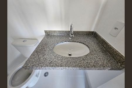Apartamento para alugar com 50m², 2 quartos e 2 vagas Apartamento para alugar com 50m², 2 quartos e 2 vagasBanheiro