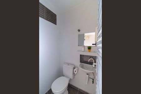 Casa à venda com 231m², 3 quartos e 4 vagas Casa à venda com 231m², 3 quartos e 4 vagasBanheiro 4