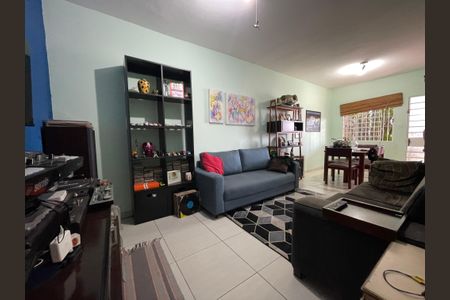 Casa à venda com 140m², 3 quartos e 2 vagasSala