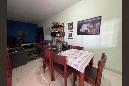 Casa à venda com 140m², 3 quartos e 2 vagasSala