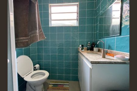 Casa à venda com 140m², 3 quartos e 2 vagasBanheiro Social