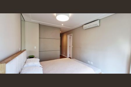 Apartamento à venda com 226m², 3 quartos e 4 vagasSuíte 2