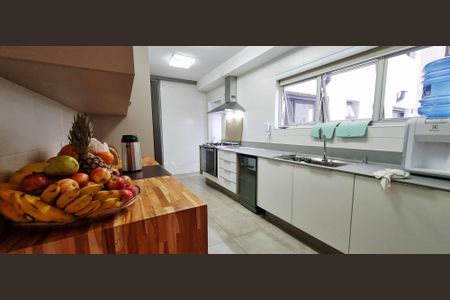 Apartamento à venda com 226m², 3 quartos e 4 vagasCozinha - Armários