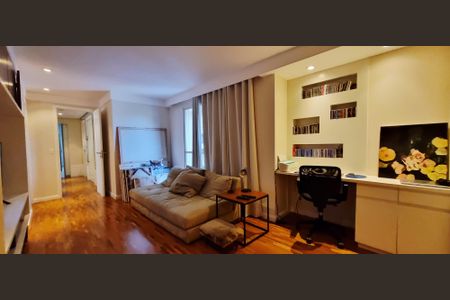 Apartamento à venda com 226m², 3 quartos e 4 vagasEscritório