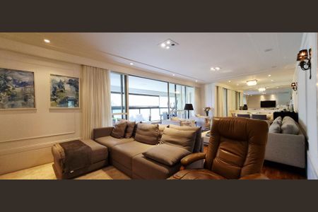 Apartamento à venda com 226m², 3 quartos e 4 vagasSala de TV