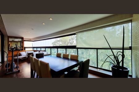 Apartamento à venda com 226m², 3 quartos e 4 vagasVaranda da Sala