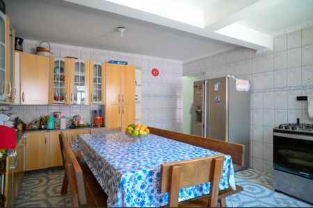 Casa à venda com 261m², 2 quartos e 2 vagas Casa à venda com 261m², 2 quartos e 2 vagasCozinha