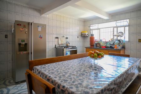 Casa à venda com 261m², 2 quartos e 2 vagas Casa à venda com 261m², 2 quartos e 2 vagasCozinha