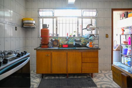 Casa à venda com 261m², 2 quartos e 2 vagas Casa à venda com 261m², 2 quartos e 2 vagasCozinha