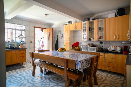 Casa à venda com 261m², 2 quartos e 2 vagas Casa à venda com 261m², 2 quartos e 2 vagasCozinha