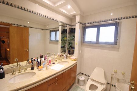 Apartamento à venda com 210m², 3 quartos e 3 vagasQuarto 4 - Banheiro
