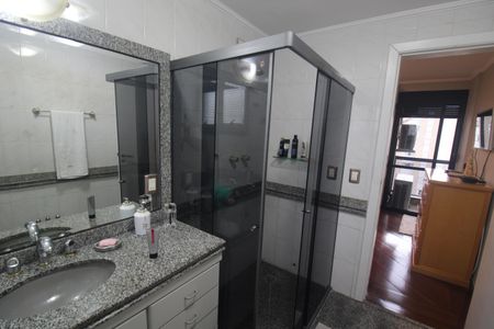 Apartamento à venda com 210m², 3 quartos e 3 vagasQuarto 3 - Banheiro