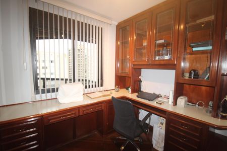 Apartamento à venda com 210m², 3 quartos e 3 vagasQuarto 1