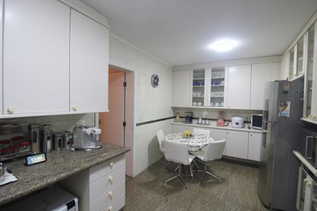 Apartamento à venda com 210m², 3 quartos e 3 vagasCozinha