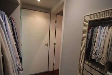 Apartamento à venda com 210m², 3 quartos e 3 vagasQuarto 4 - Closet