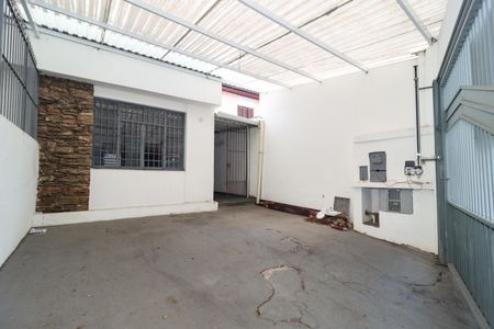 Casa à venda com 230m², 4 quartos e 2 vagasGaragem