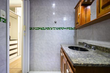 Apartamento à venda com 56m², 2 quartos e sem vaga Apartamento à venda com 56m², 2 quartos e sem vagaBanheiro