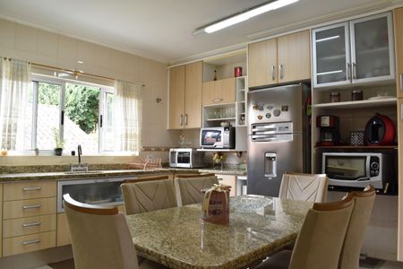 Casa para alugar com 320m², 4 quartos e 4 vagasCozinha