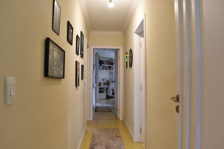 Casa para alugar com 320m², 4 quartos e 4 vagasCorredor