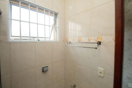 Casa à venda com 113m², 3 quartos e 2 vagas Casa à venda com 113m², 3 quartos e 2 vagasBanheiro da Suíte 1