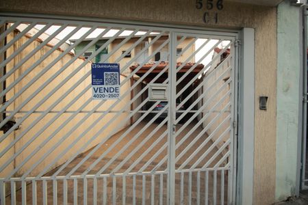 Casa à venda com 113m², 3 quartos e 2 vagas Casa à venda com 113m², 3 quartos e 2 vagasFachada