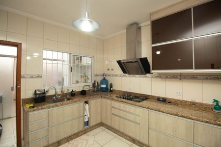 Casa à venda com 113m², 3 quartos e 2 vagas Casa à venda com 113m², 3 quartos e 2 vagasCozinha