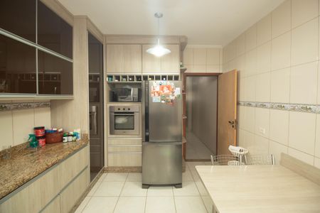 Casa à venda com 113m², 3 quartos e 2 vagas Casa à venda com 113m², 3 quartos e 2 vagasCozinha