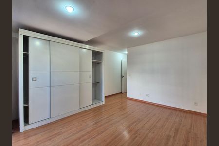 Apartamento para alugar com 119m², 3 quartos e 2 vagas Apartamento para alugar com 119m², 3 quartos e 2 vagasSuite