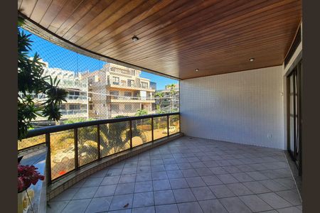 Apartamento para alugar com 119m², 3 quartos e 2 vagas Apartamento para alugar com 119m², 3 quartos e 2 vagasVaranda