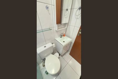 Apartamento à venda com 56m², 2 quartos e 1 vaga Apartamento à venda com 56m², 2 quartos e 1 vagaBanheiro