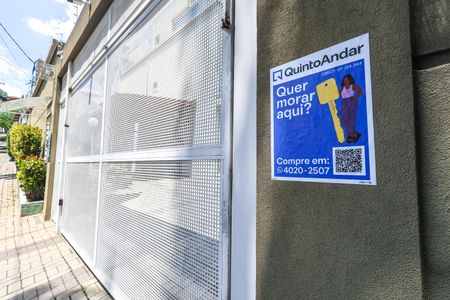 Casa de condomínio à venda com 181m², 3 quartos e 2 vagas Casa de condomínio à venda com 181m², 3 quartos e 2 vagasFachada