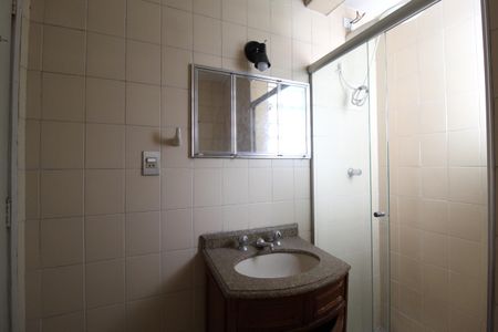 Banheiro de apartamento para alugar com 1 quarto, 48m² em Itaim Bibi, São Paulo