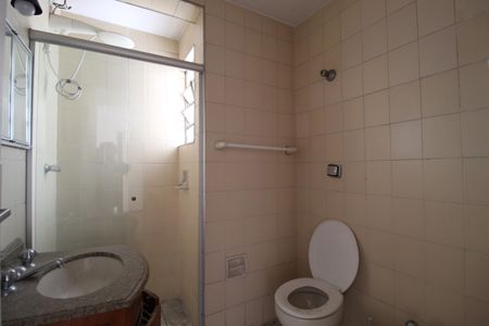 Banheiro de apartamento para alugar com 1 quarto, 48m² em Itaim Bibi, São Paulo