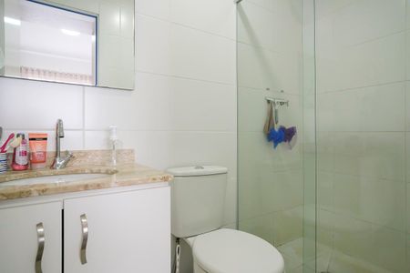 Apartamento à venda com 72m², 2 quartos e 2 vagasBanheiro da suíte
