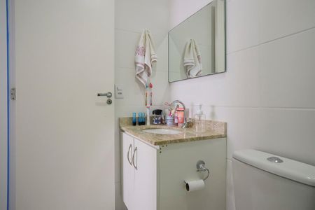 Apartamento à venda com 72m², 2 quartos e 2 vagasBanheiro da suíte