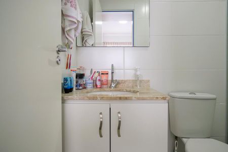 Apartamento à venda com 72m², 2 quartos e 2 vagasBanheiro da suíte