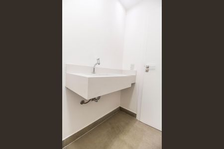 Casa de condomínio à venda com 598m², 4 quartos e 4 vagas Casa de condomínio à venda com 598m², 4 quartos e 4 vagasLavabo