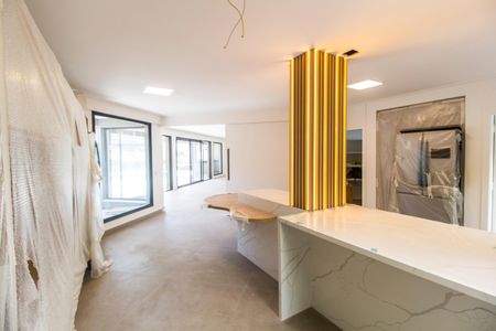 Casa de condomínio à venda com 598m², 4 quartos e 4 vagas Casa de condomínio à venda com 598m², 4 quartos e 4 vagasCozinha