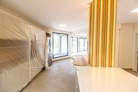 Casa de condomínio à venda com 598m², 4 quartos e 4 vagas Casa de condomínio à venda com 598m², 4 quartos e 4 vagasCozinha