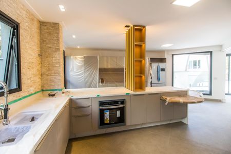 Casa de condomínio à venda com 598m², 4 quartos e 4 vagas Casa de condomínio à venda com 598m², 4 quartos e 4 vagasCozinha