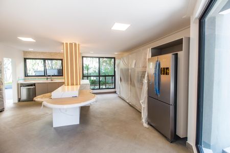 Casa de condomínio à venda com 598m², 4 quartos e 4 vagas Casa de condomínio à venda com 598m², 4 quartos e 4 vagasCozinha