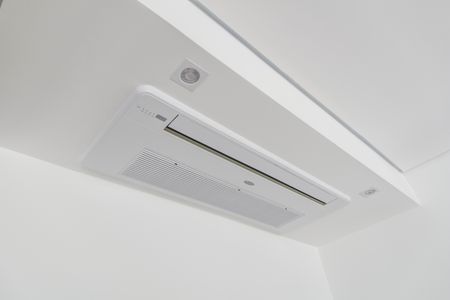 Casa de condomínio à venda com 598m², 4 quartos e 4 vagas Casa de condomínio à venda com 598m², 4 quartos e 4 vagasSala de Jantar