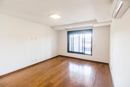 Casa de condomínio à venda com 598m², 4 quartos e 4 vagas Casa de condomínio à venda com 598m², 4 quartos e 4 vagasSuíte master
