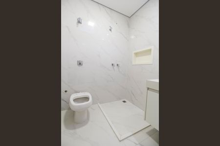 Casa de condomínio à venda com 598m², 4 quartos e 4 vagas Casa de condomínio à venda com 598m², 4 quartos e 4 vagasBanheiro da Suíte 3