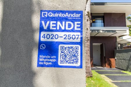 Casa de condomínio à venda com 598m², 4 quartos e 4 vagas Casa de condomínio à venda com 598m², 4 quartos e 4 vagasGaragem