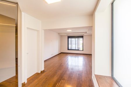 Casa de condomínio à venda com 598m², 4 quartos e 4 vagas Casa de condomínio à venda com 598m², 4 quartos e 4 vagasSuíte master