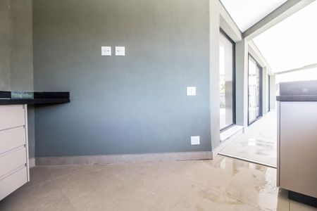 Casa de condomínio à venda com 598m², 4 quartos e 4 vagas Casa de condomínio à venda com 598m², 4 quartos e 4 vagasÁrea gourmet